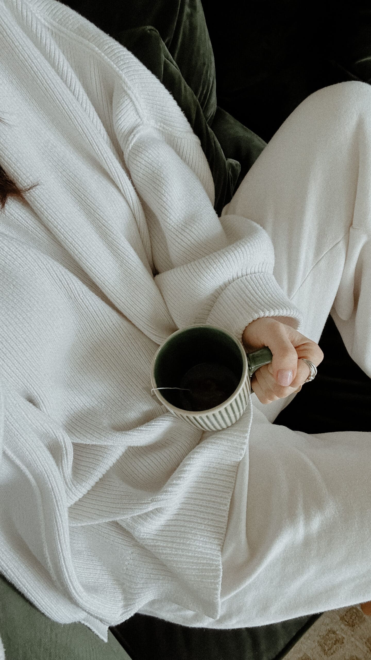 Winter Morning Routine Pinterest Winter Morning Routine to Romanticize The Holiday Season - She Needs Coffee