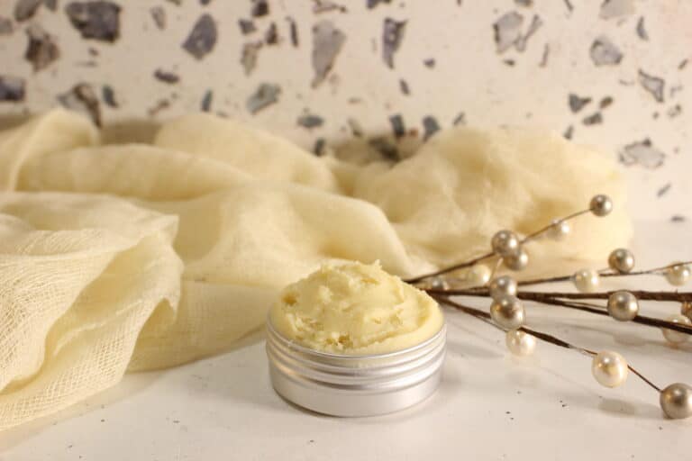 DIY Overnight Lip Mask for Soft Hydrated Lips